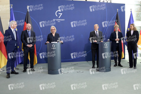 Übergabe des Jahresgutachtens 2022/2023 des Sachverständigenrates zur Begutachtung der gesamtwirtschaftlichen Entwicklung in Berlin