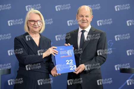 Übergabe des Jahresgutachtens 2022/2023 des Sachverständigenrates zur Begutachtung der gesamtwirtschaftlichen Entwicklung in Berlin