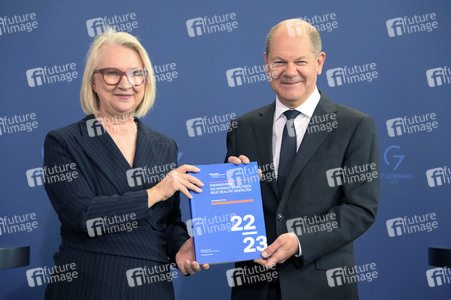 Übergabe des Jahresgutachtens 2022/2023 des Sachverständigenrates zur Begutachtung der gesamtwirtschaftlichen Entwicklung in Berlin