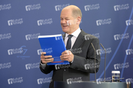 Übergabe des Jahresgutachtens 2022/2023 des Sachverständigenrates zur Begutachtung der gesamtwirtschaftlichen Entwicklung in Berlin