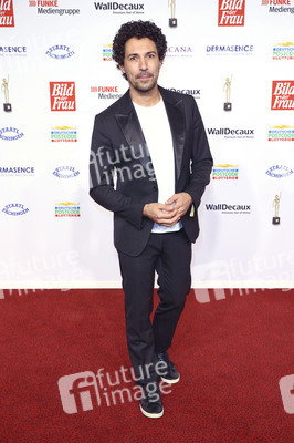 Goldene Bild der Frau 2022 in Hamburg