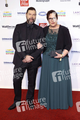 Goldene Bild der Frau 2022 in Hamburg