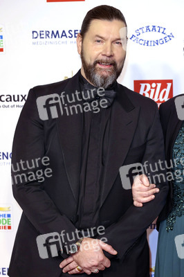 Goldene Bild der Frau 2022 in Hamburg