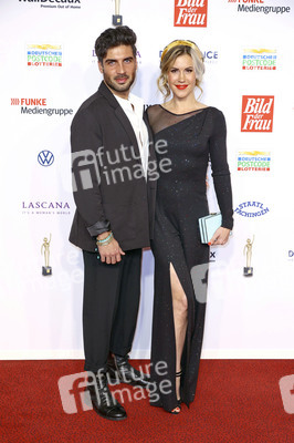 Goldene Bild der Frau 2022 in Hamburg