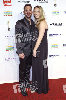 Goldene Bild der Frau 2022 in Hamburg