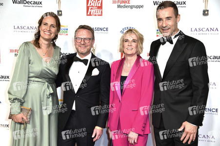 Goldene Bild der Frau 2022 in Hamburg