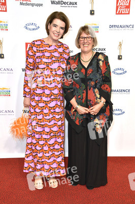 Goldene Bild der Frau 2022 in Hamburg