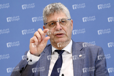 Bundespressekonferenz Bereinigungssitzung des Haushaltsausschusses in Berlin