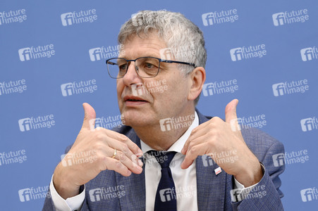 Bundespressekonferenz Bereinigungssitzung des Haushaltsausschusses in Berlin