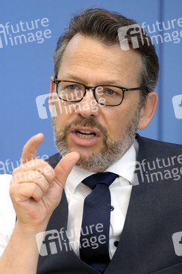 Bundespressekonferenz Bereinigungssitzung des Haushaltsausschusses in Berlin