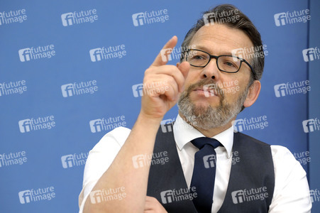 Bundespressekonferenz Bereinigungssitzung des Haushaltsausschusses in Berlin