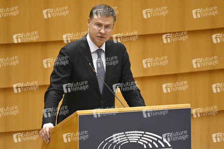 Plenartagung zum Ergebnis der Modernisierung des Vertrags über die Energiecharta im EU-Parlament in Brüssel