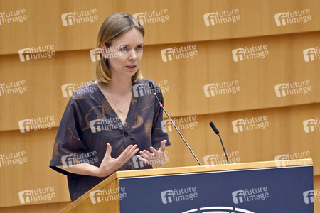 Plenartagung zum Ergebnis der Modernisierung des Vertrags über die Energiecharta im EU-Parlament in Brüssel