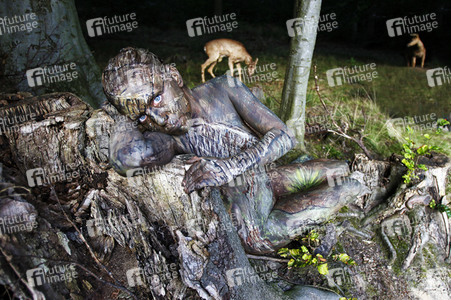 FARBKÖRPER Kalender 2023: Camouflage Art-Bodypainting
