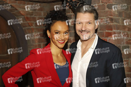 Fototermin zum Drehstart der 21. Staffel der ARD-Serie 'Rote Rosen' in Lüneburg