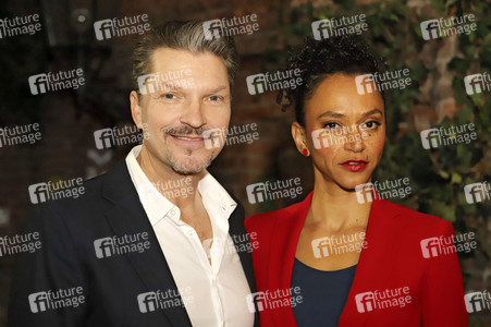 Fototermin zum Drehstart der 21. Staffel der ARD-Serie 'Rote Rosen' in Lüneburg