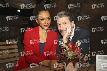 Fototermin zum Drehstart der 21. Staffel der ARD-Serie 'Rote Rosen' in Lüneburg