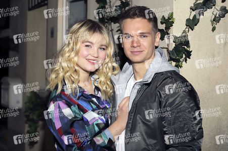 Fototermin zum Drehstart der 21. Staffel der ARD-Serie 'Rote Rosen' in Lüneburg