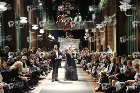 Modenschau 20 Jahre Ella Deck Couture in Hamburg