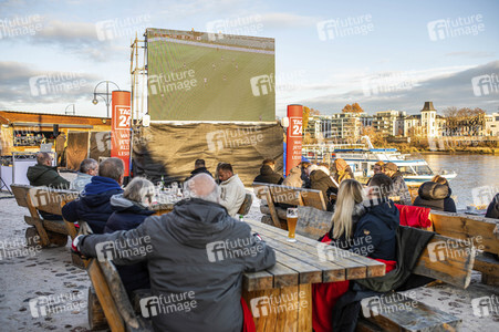 Public Viewing der FIFA Weltmeisterschaft 2022 in Magdeburg