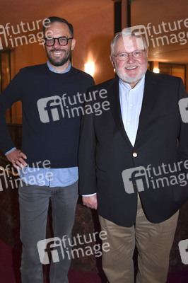Theaterpremiere 'Alle unter eine Tanne' in München