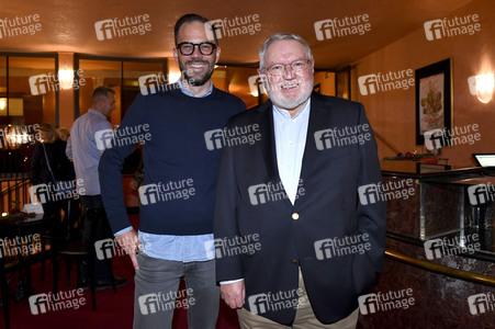 Theaterpremiere 'Alle unter eine Tanne' in München