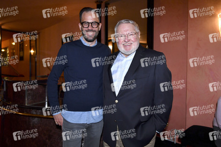 Theaterpremiere 'Alle unter eine Tanne' in München
