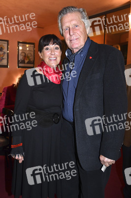 Theaterpremiere 'Alle unter eine Tanne' in München