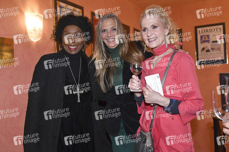 Theaterpremiere 'Alle unter eine Tanne' in München