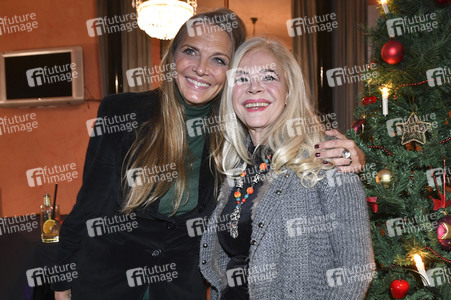 Theaterpremiere 'Alle unter eine Tanne' in München