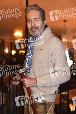 Theaterpremiere 'Alle unter eine Tanne' in München