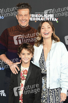 Serienpremiere 'Friedliche Weihnachten' in München