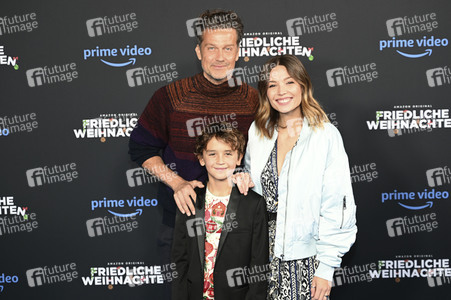 Serienpremiere 'Friedliche Weihnachten' in München