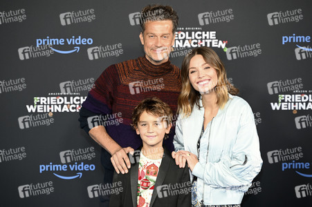 Serienpremiere 'Friedliche Weihnachten' in München