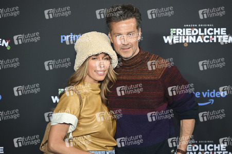 Serienpremiere 'Friedliche Weihnachten' in München