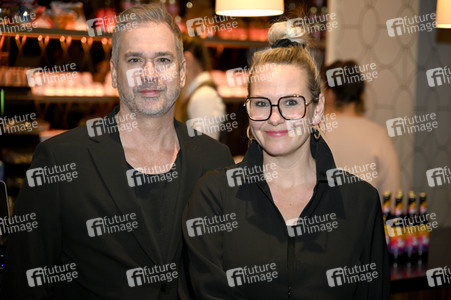 Serienpremiere 'Friedliche Weihnachten' in München