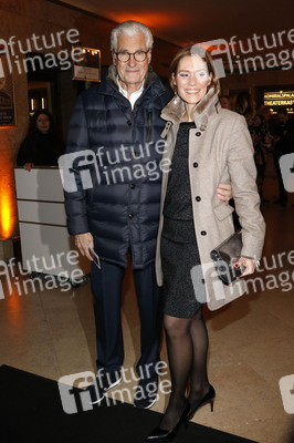 Revuepremiere 'Berlin Berlin - Die große Show der Goldenen 20er Jahre' in Berlin