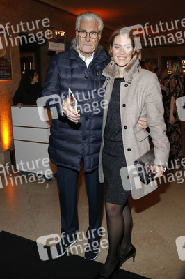 Revuepremiere 'Berlin Berlin - Die große Show der Goldenen 20er Jahre' in Berlin