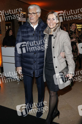 Revuepremiere 'Berlin Berlin - Die große Show der Goldenen 20er Jahre' in Berlin