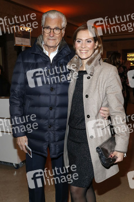 Revuepremiere 'Berlin Berlin - Die große Show der Goldenen 20er Jahre' in Berlin