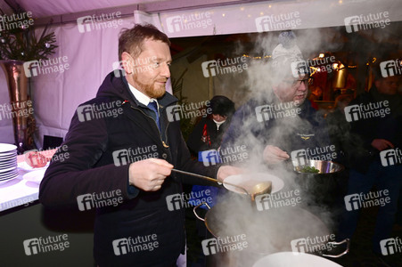 Michael Kretschmer auf dem Christkindelmarkt in Görlitz