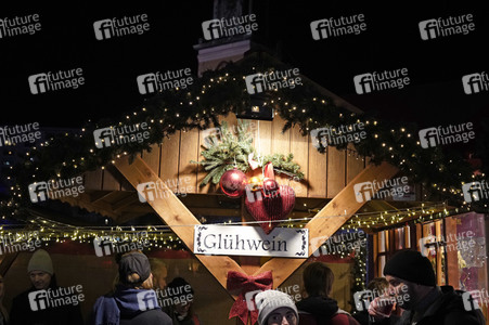 Weihnachtsmarkt am Roten Rathaus 2022 in Berlin