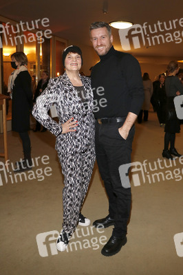 Theaterpremiere 'Rosige Aussicht' in Berlin