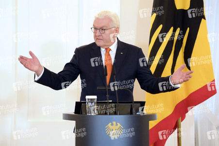 Verleihung des Verdienstordens der Bundesrepublik Deutschland an Frank Zander in Berlin