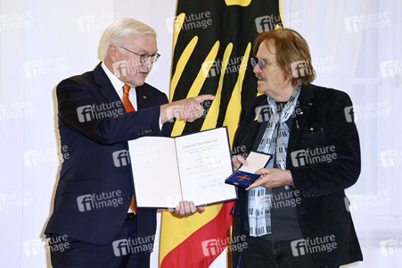 Verleihung des Verdienstordens der Bundesrepublik Deutschland an Frank Zander in Berlin