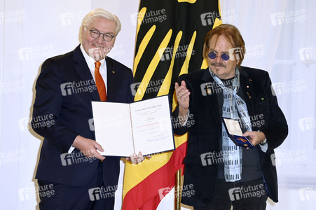 Verleihung des Verdienstordens der Bundesrepublik Deutschland an Frank Zander in Berlin