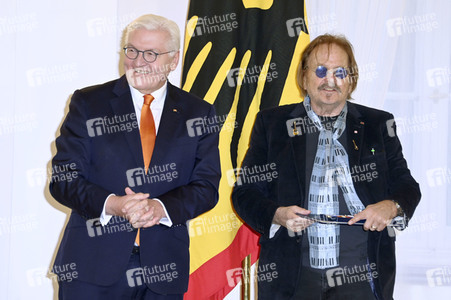 Verleihung des Verdienstordens der Bundesrepublik Deutschland an Frank Zander in Berlin