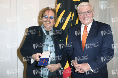 Verleihung des Verdienstordens der Bundesrepublik Deutschland an Frank Zander in Berlin