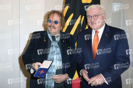 Verleihung des Verdienstordens der Bundesrepublik Deutschland an Frank Zander in Berlin