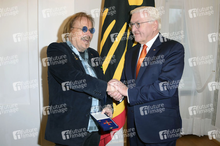 Verleihung des Verdienstordens der Bundesrepublik Deutschland an Frank Zander in Berlin